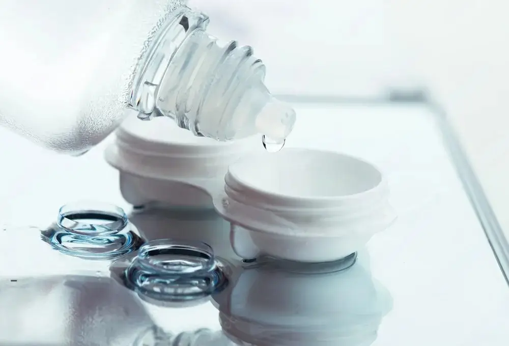 Contactlenzen en briladvies bij het kiezen van nachtlenzen